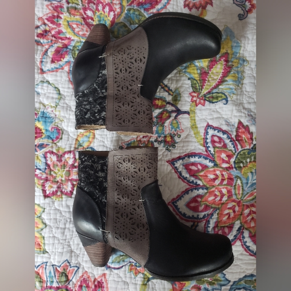 Spring Step L'artiste Leather and Lace Heeled Ankle Boots Black And Gray